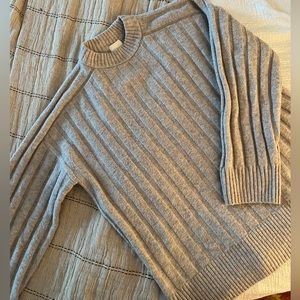 H&M ribbed oversized sweater